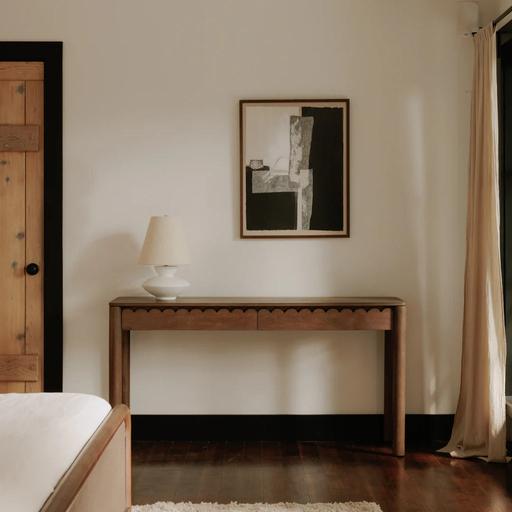 Indiana Scalloped Edge Solid Wood Console Table – Modern Minimalist Design