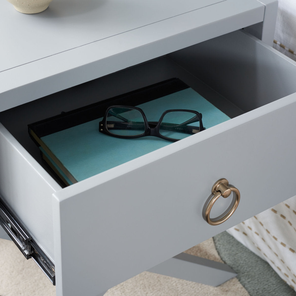 Commer 19.02'' W Nightstand