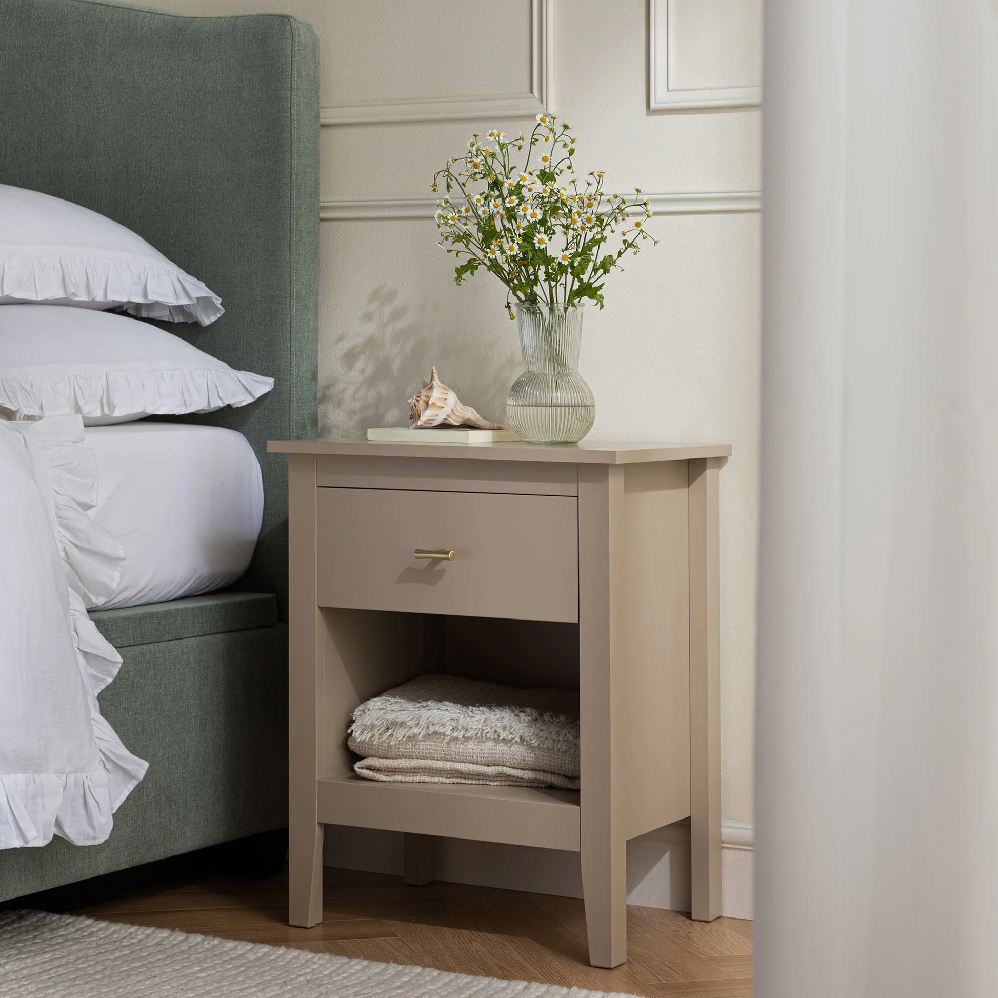 Wynmist 1-Drawer Bedside Table