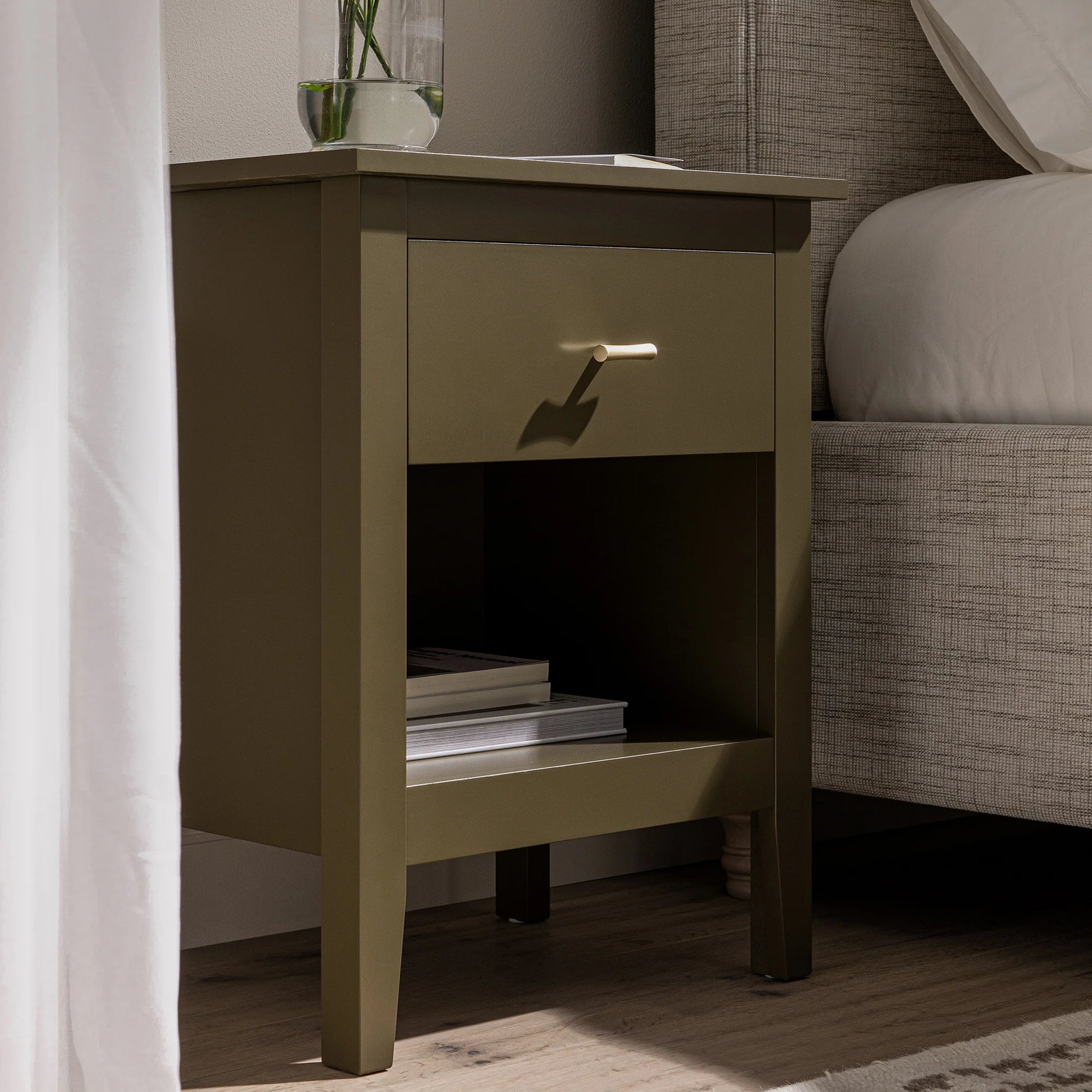 Wynmist 1-Drawer Bedside Table