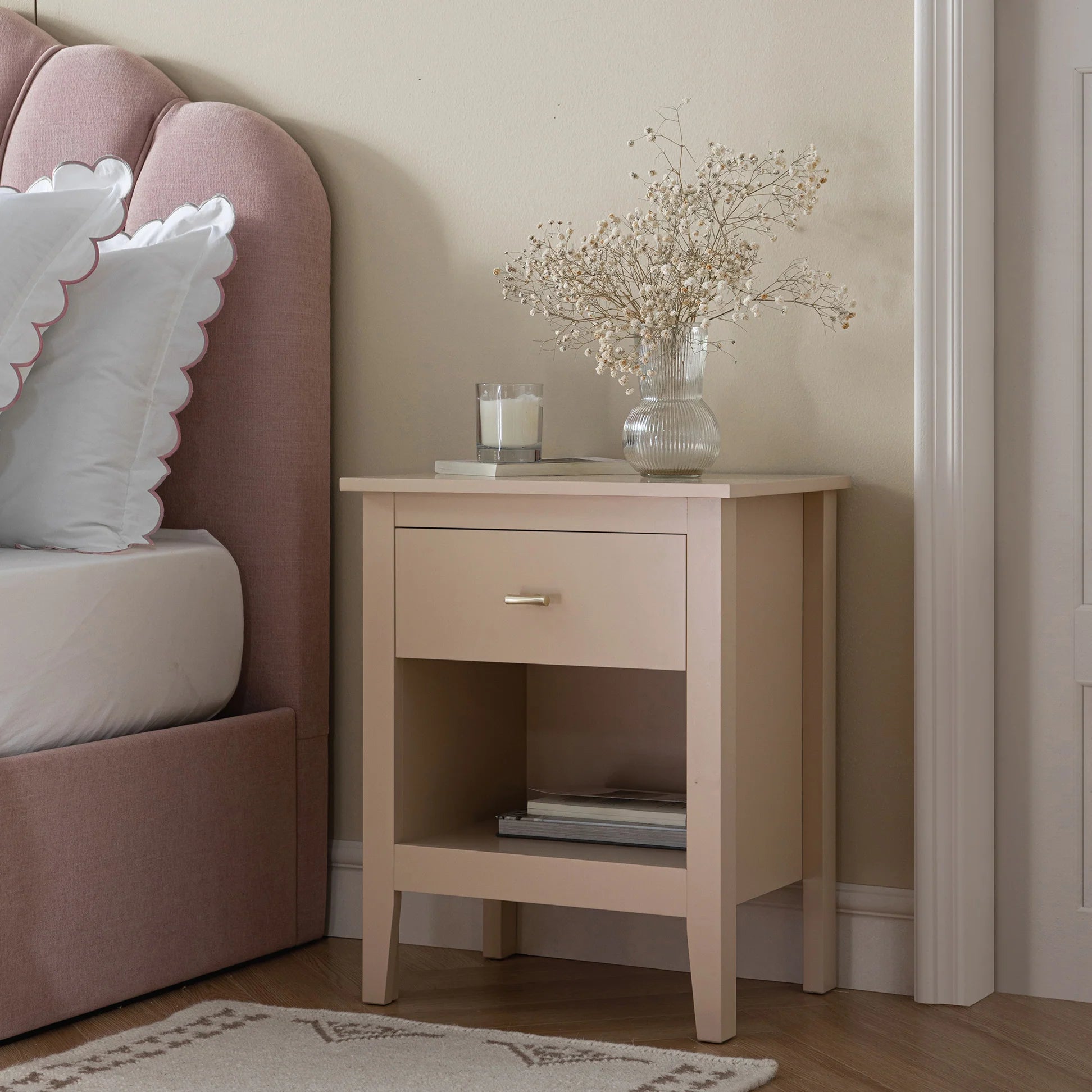 Wynmist 1-Drawer Bedside Table
