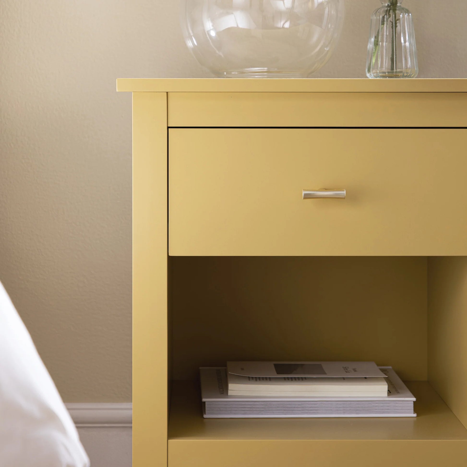Wynmist 1-Drawer Bedside Table