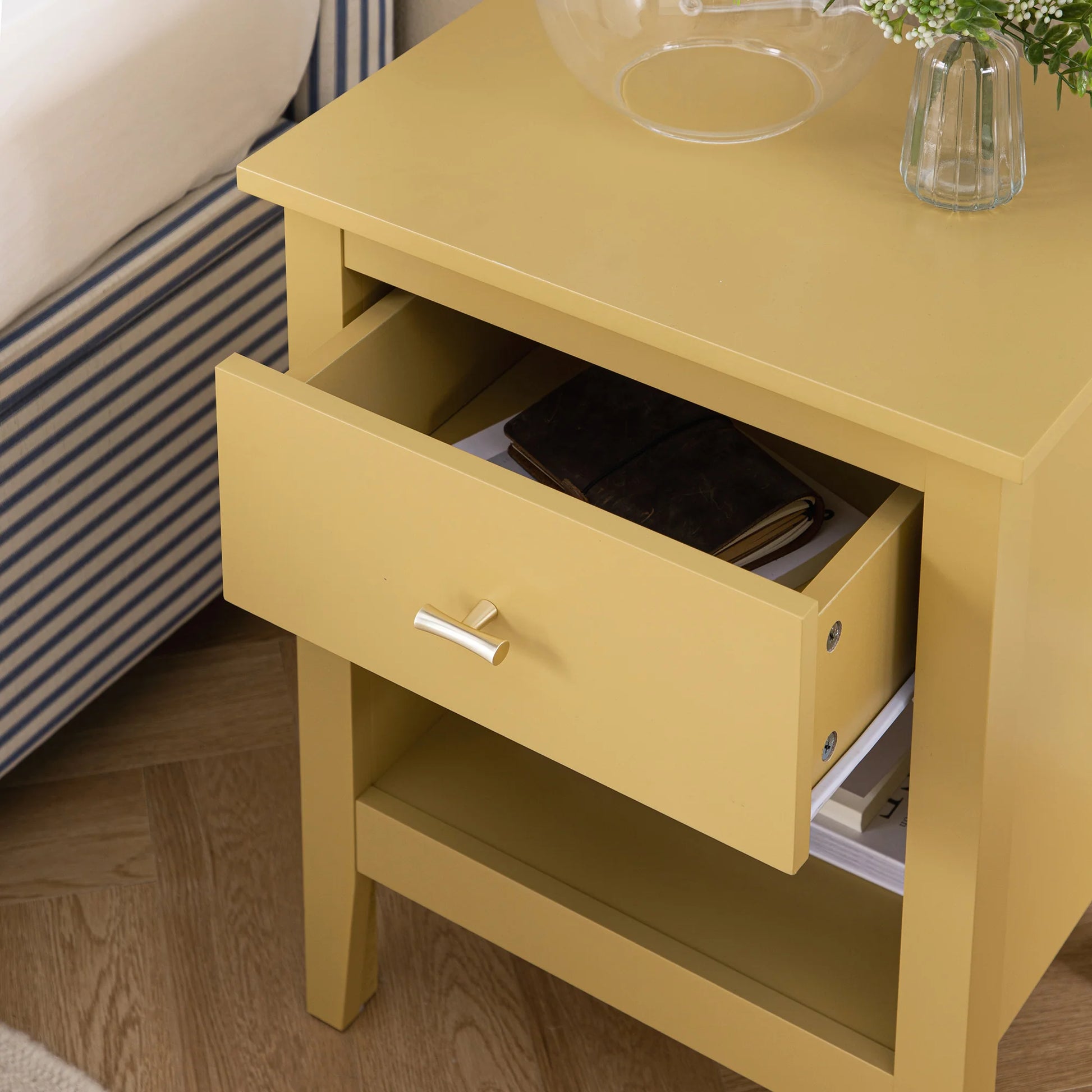 Wynmist 1-Drawer Bedside Table