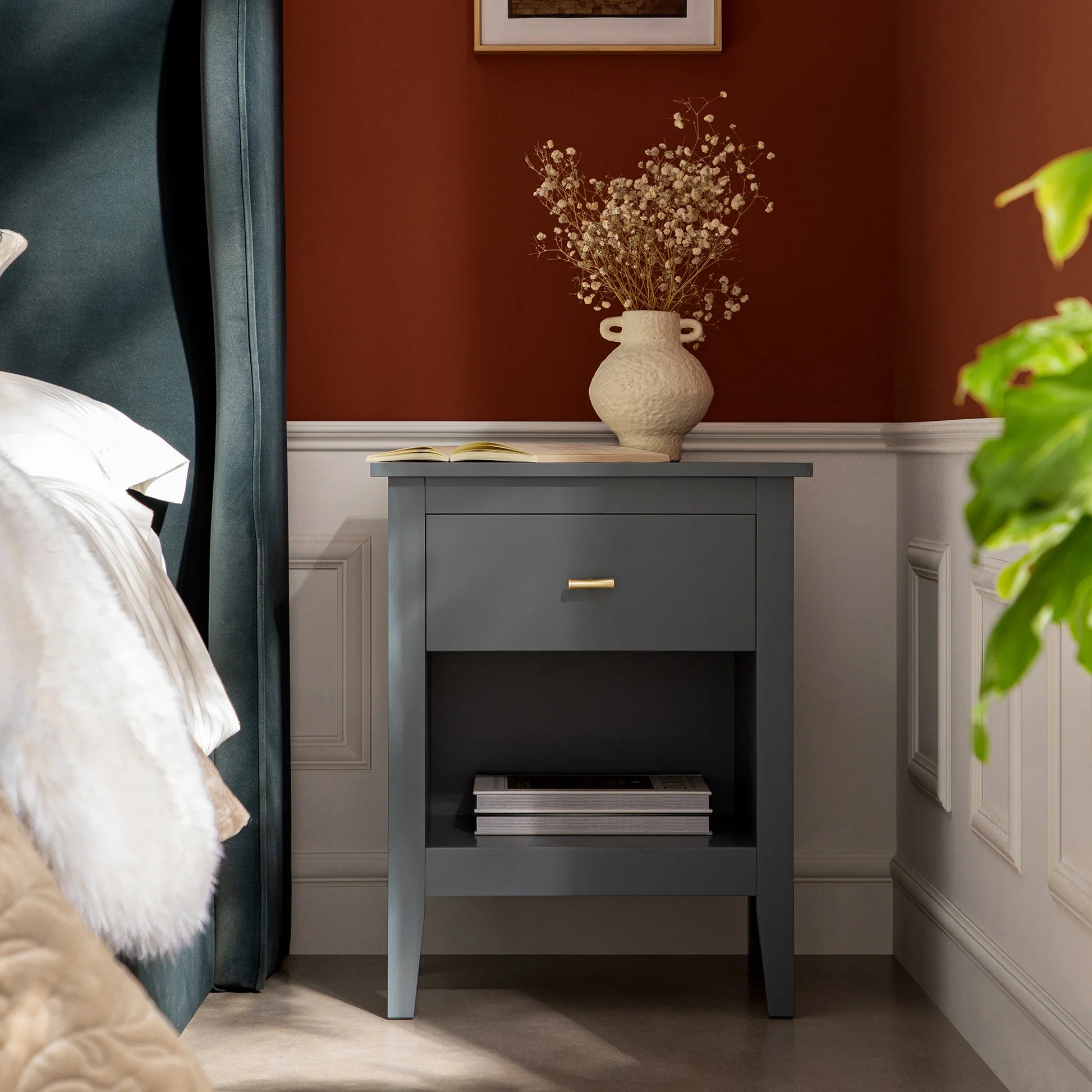 Wynmist 1-Drawer Bedside Table