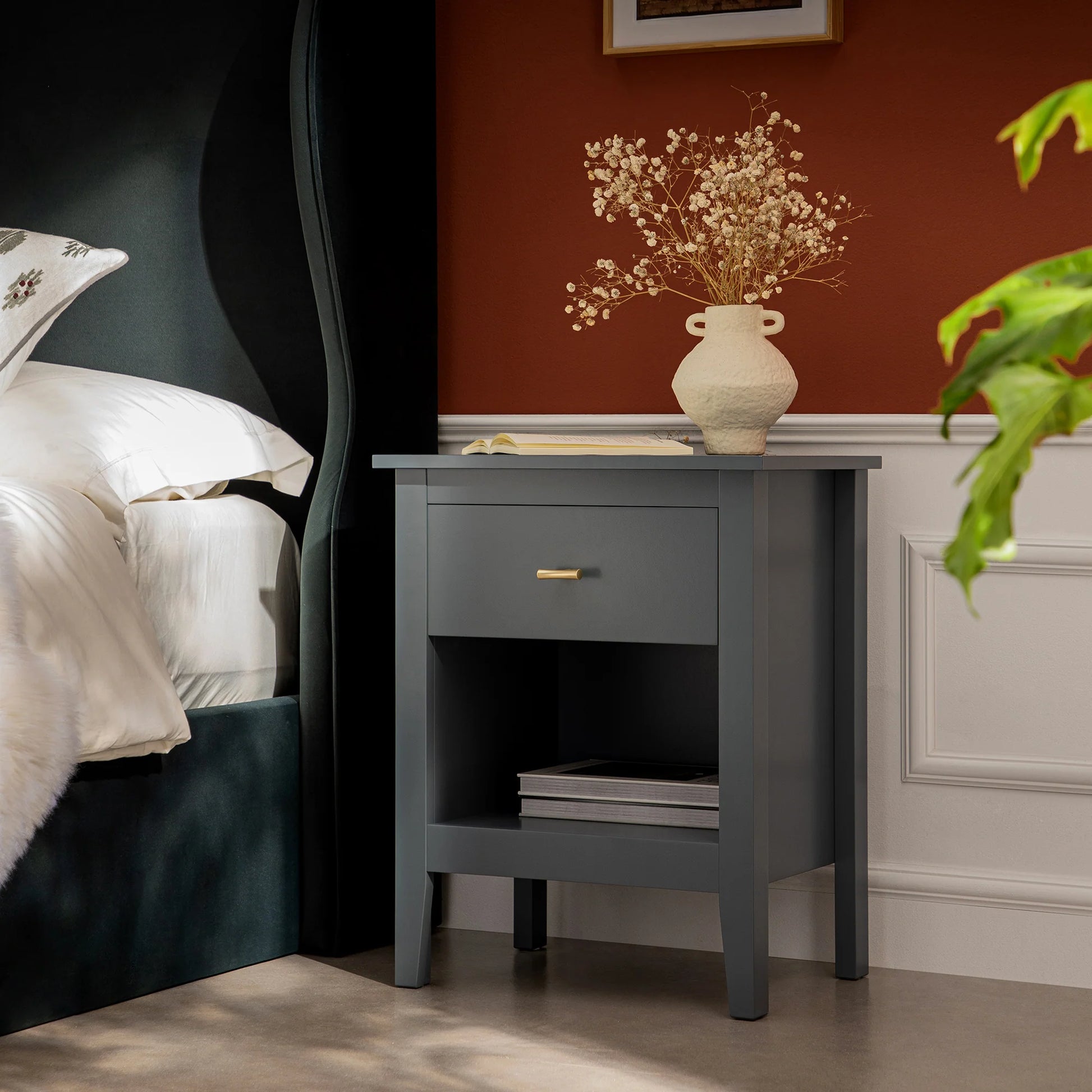 Wynmist 1-Drawer Bedside Table