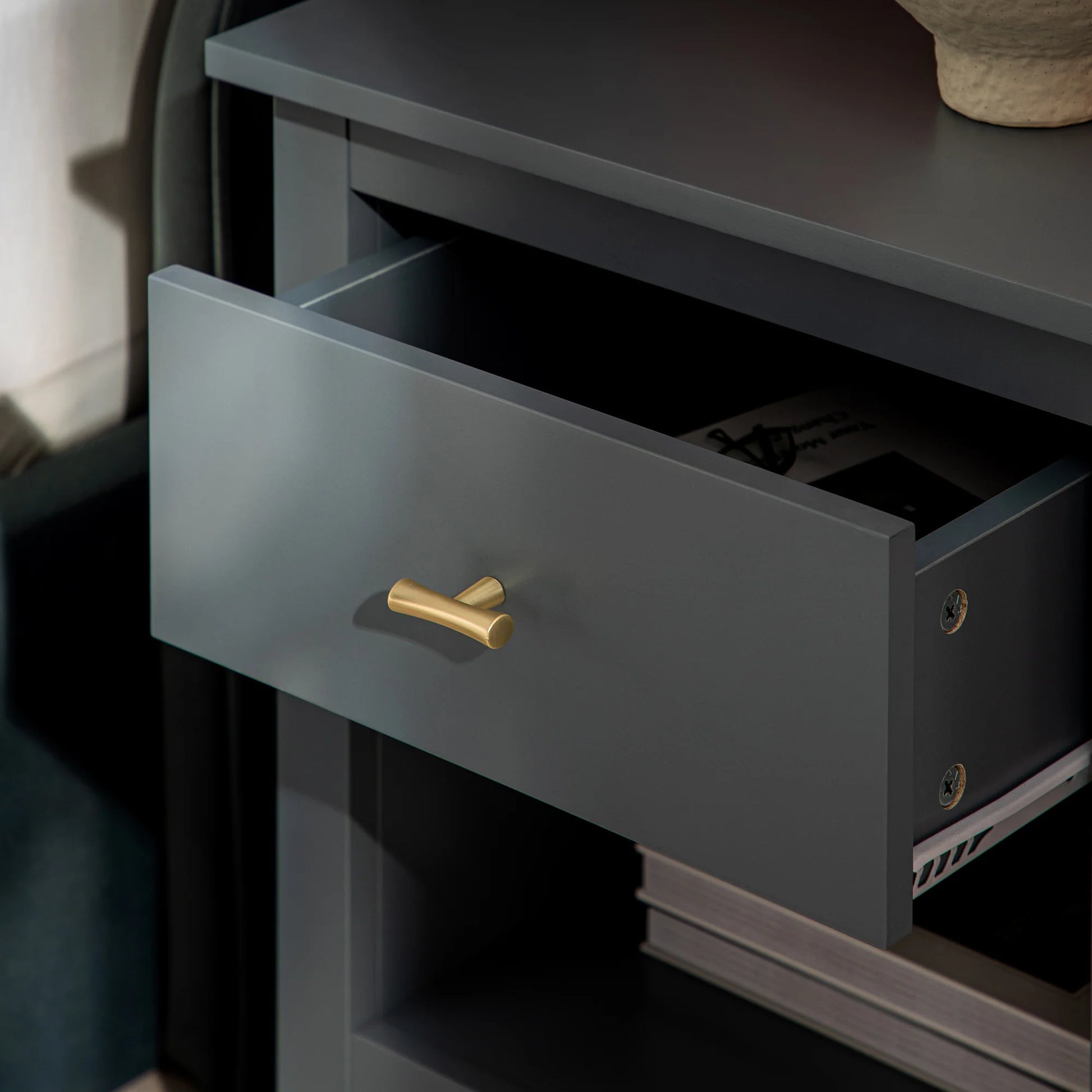Wynmist 1-Drawer Bedside Table
