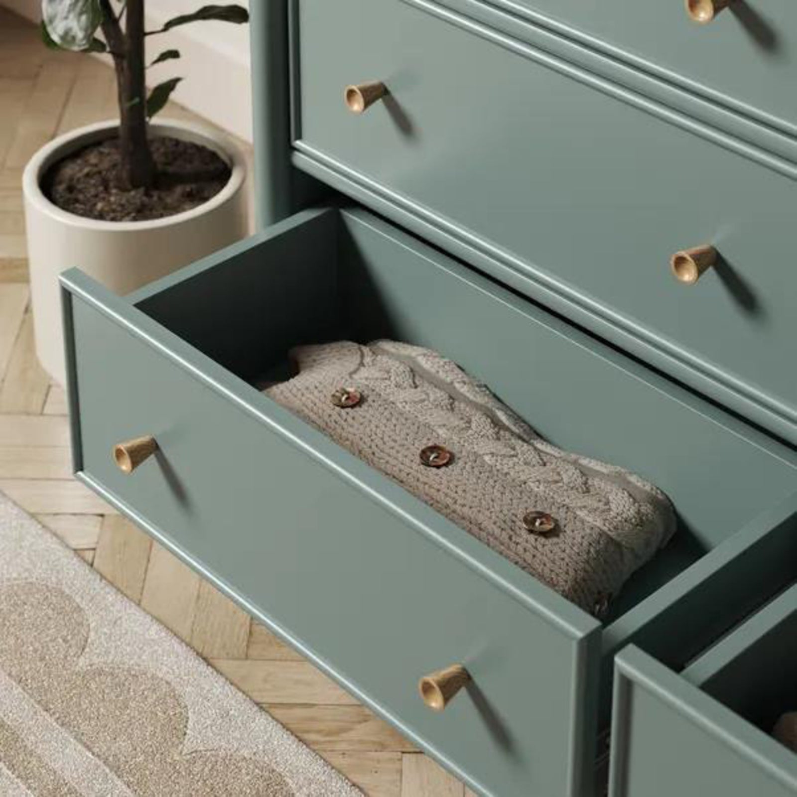 Zaira Classic Solid Wood 6-Drawer Wide Dresser