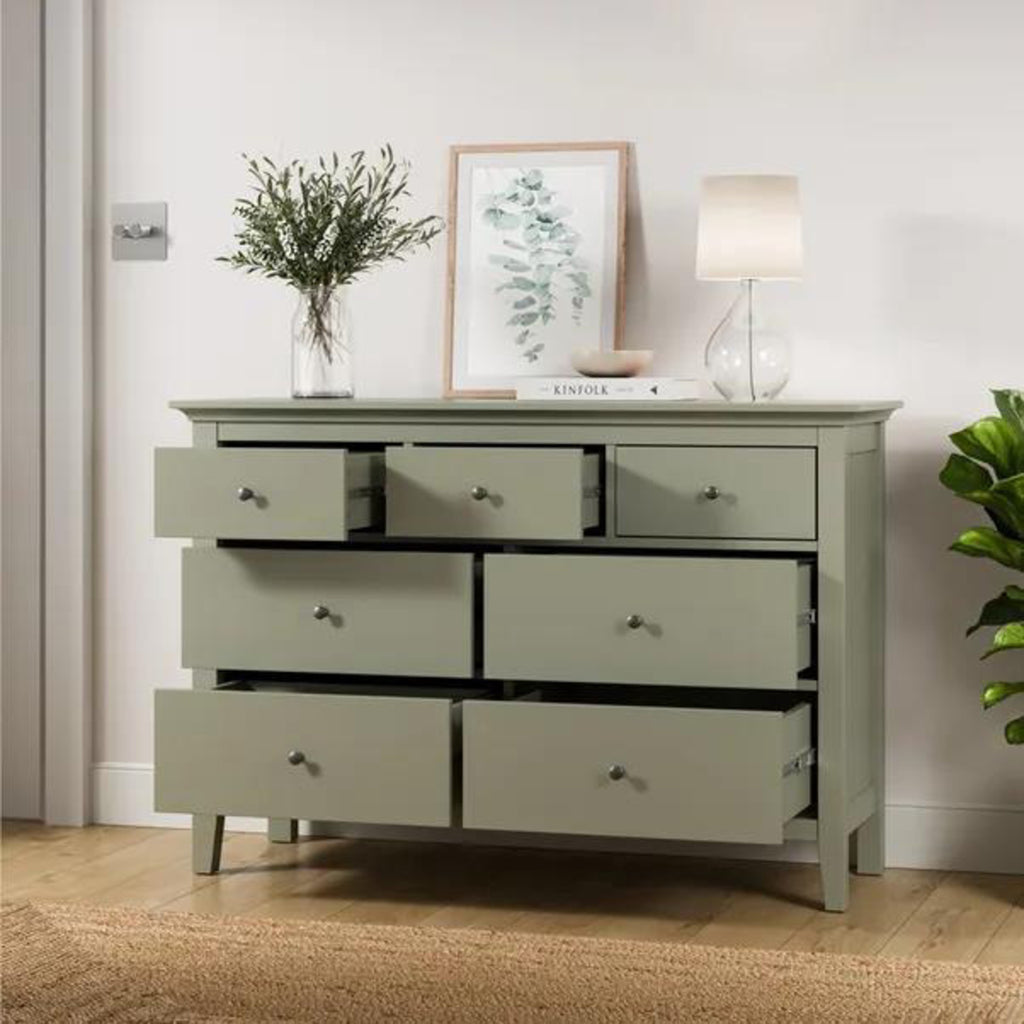 Wynmist Solid Wood 7 Drawer Dresser