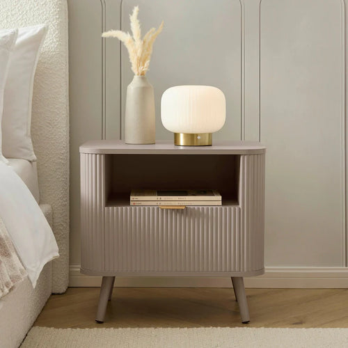 {"alt" => "Hattie 1 Drawer Nightstand"}