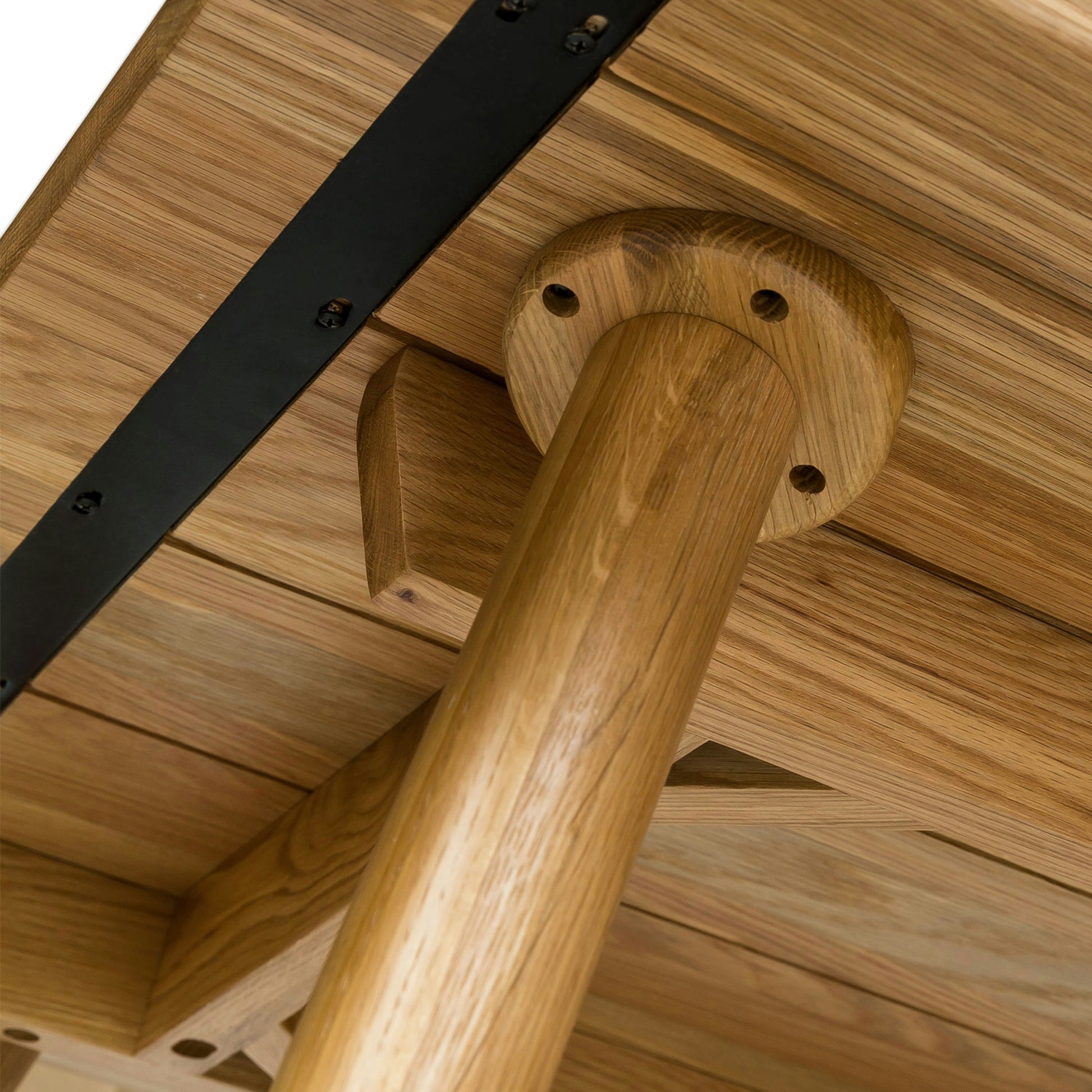 Seno Round Dining Table