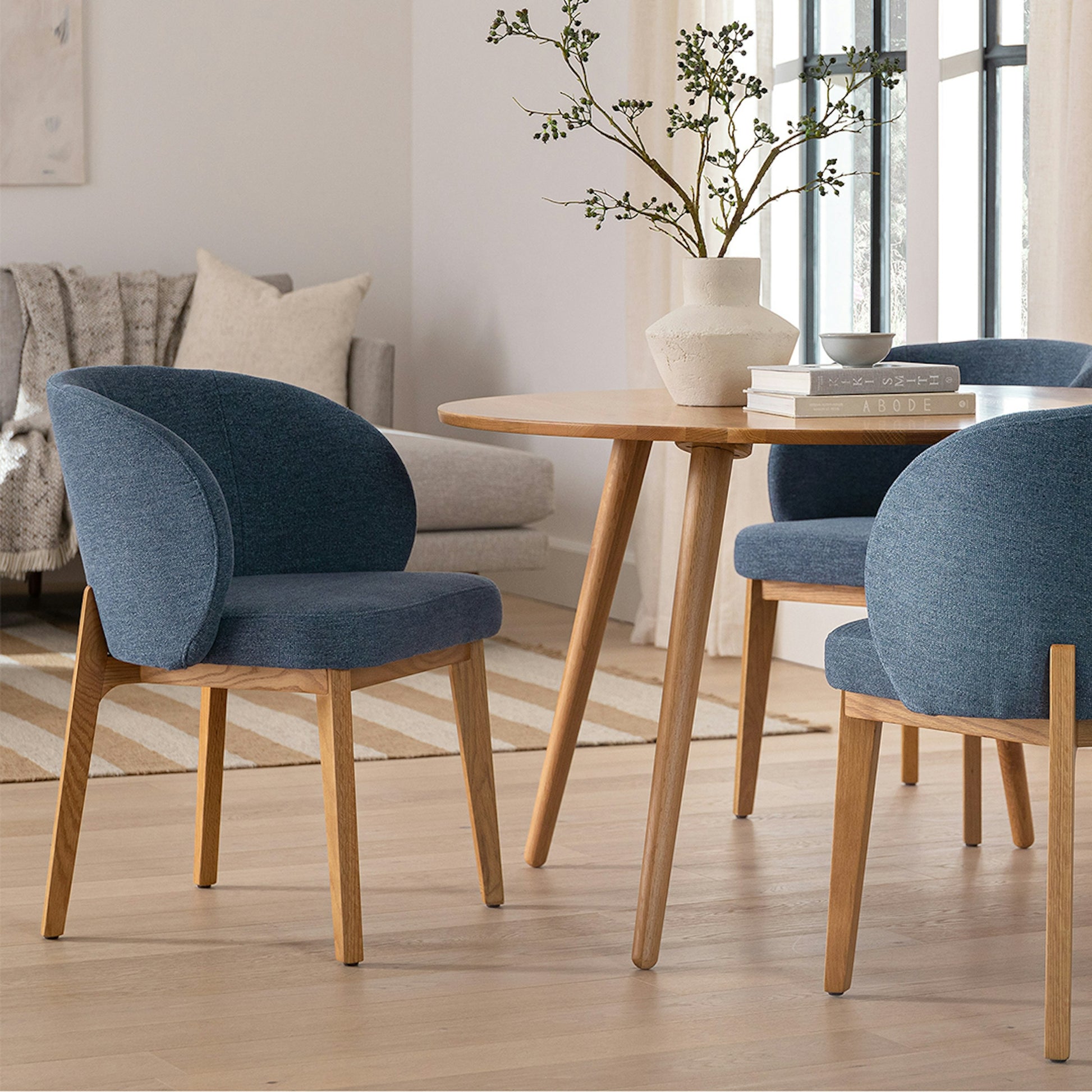 Seno Round Dining Table