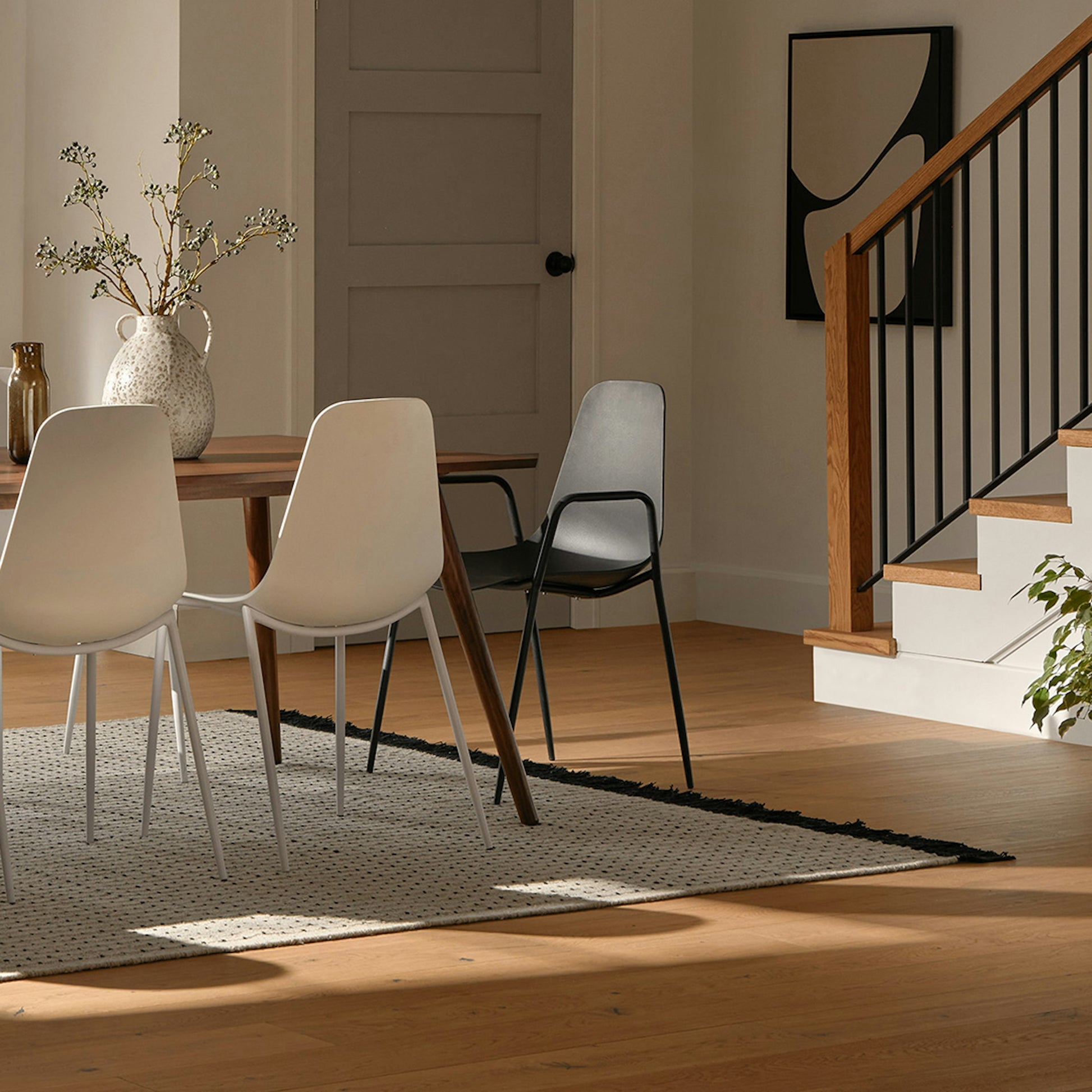 Seno Round Dining Table